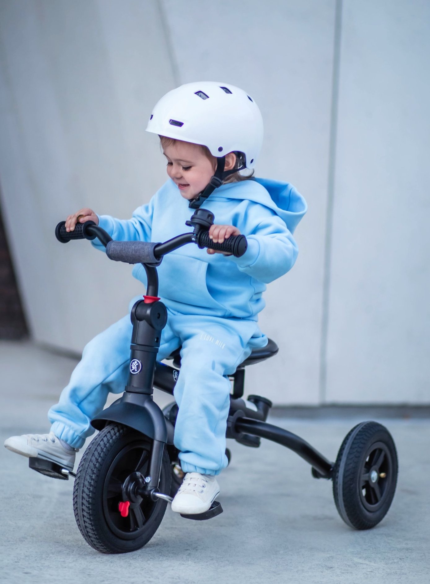 Tricikli Tobi Velar + esővédő fólia - szürke