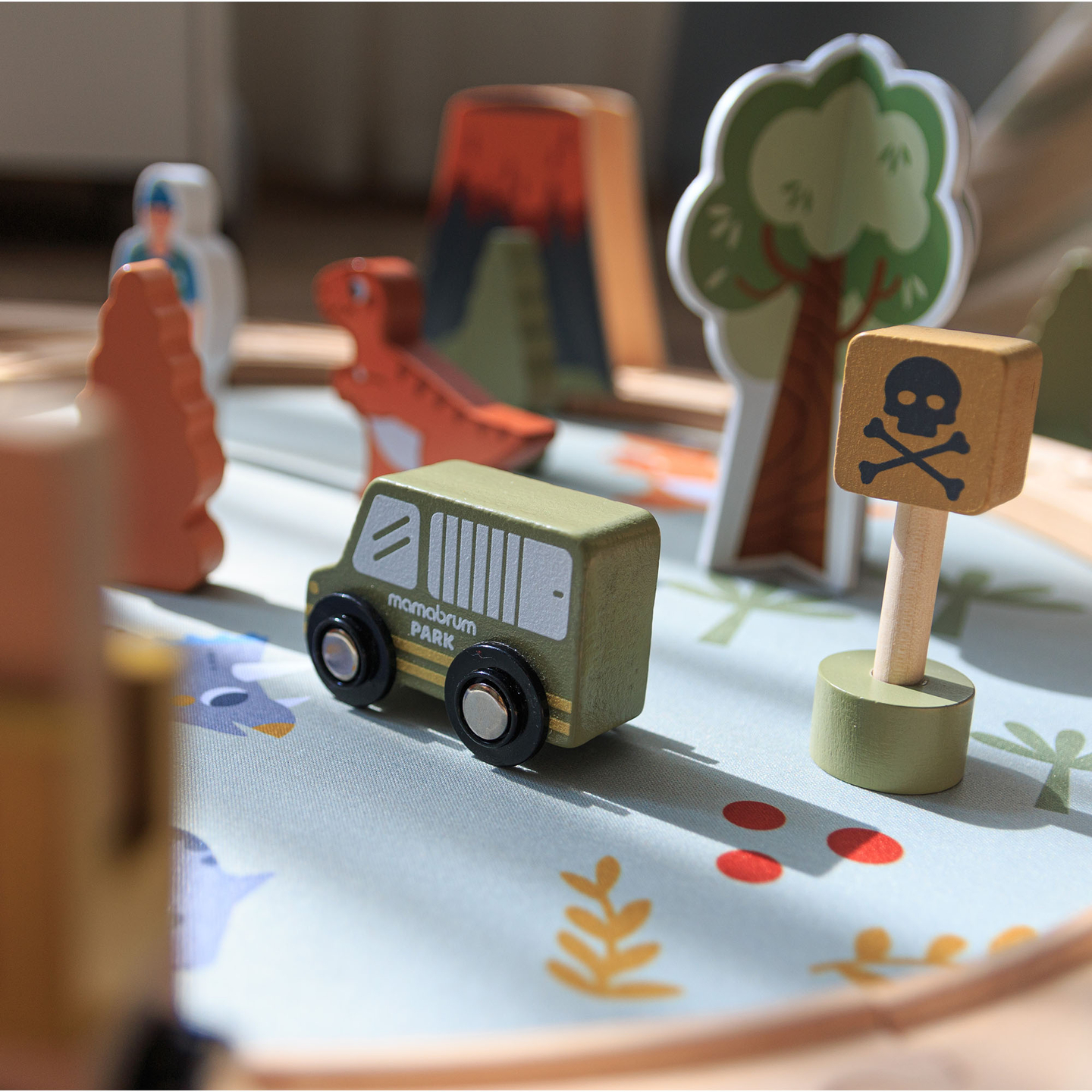 Dino Park fa vonat csúszásgátló szőnyeggel - dinoszauruszok, vonat, sínek, vulkán, harang