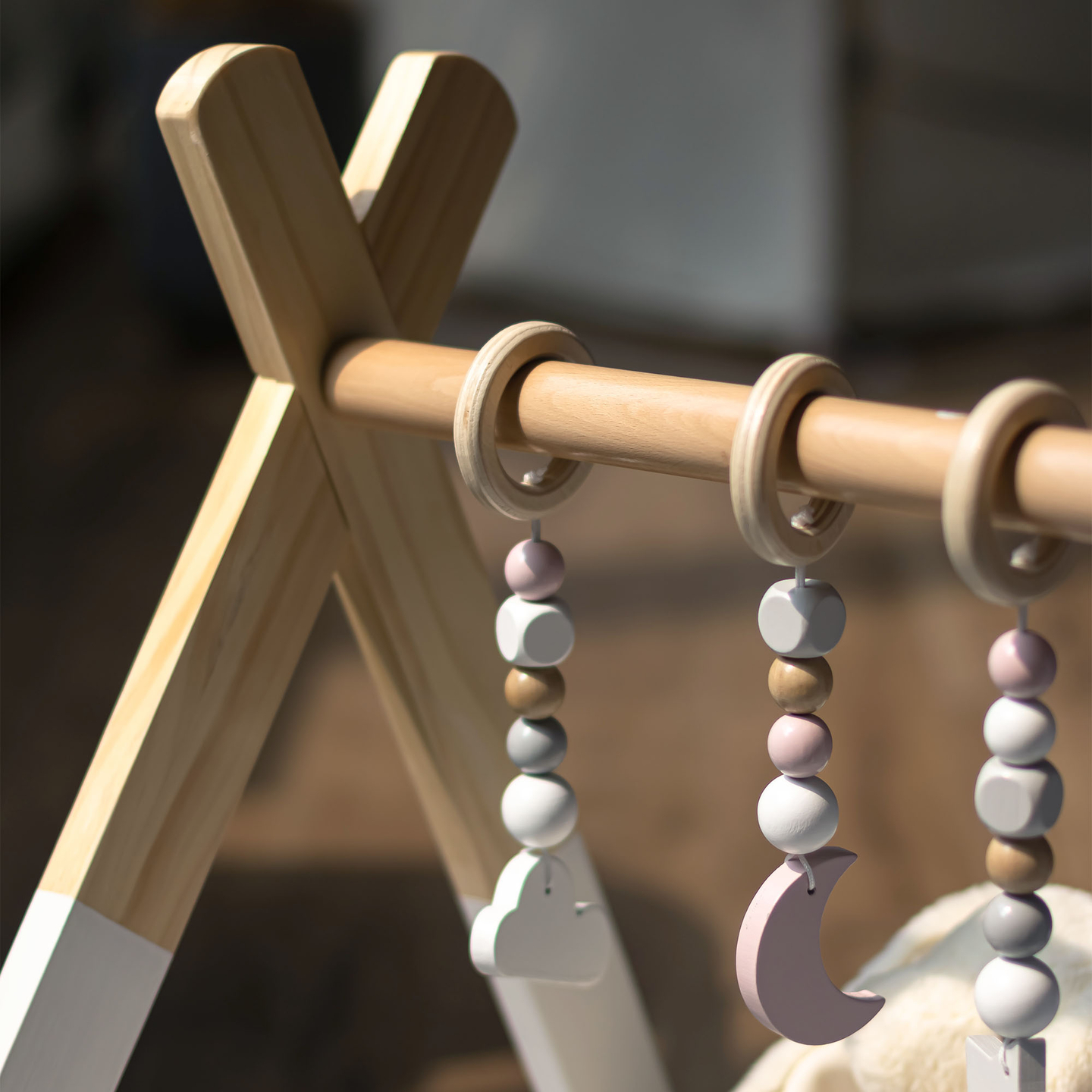 Baby Gym fa oktató állvány - fehér színben