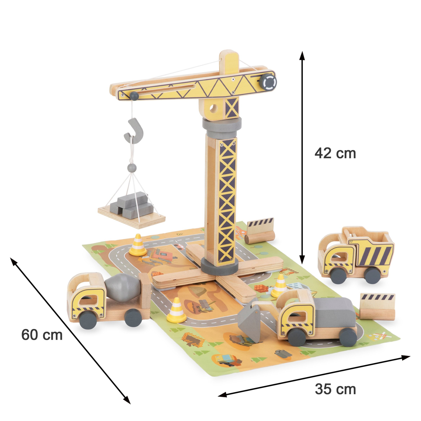 Fából készült építkezés nagy mobil daruval és járművekkel, toronydaruval