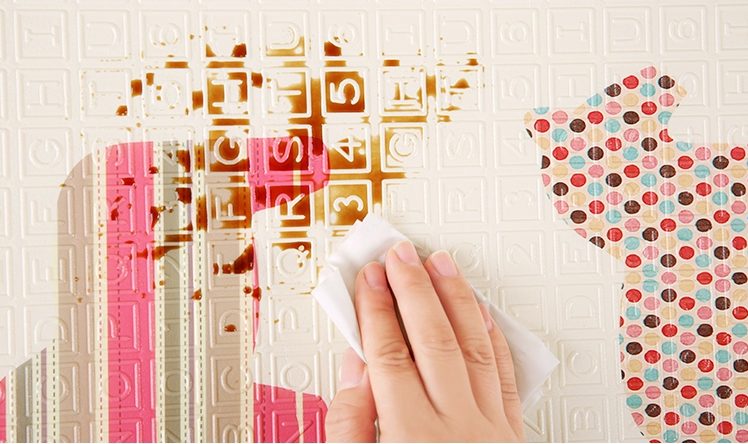 Kétoldalas habszőnyeg XXL - összecsukható 1 CM (erdő macival és lovak)