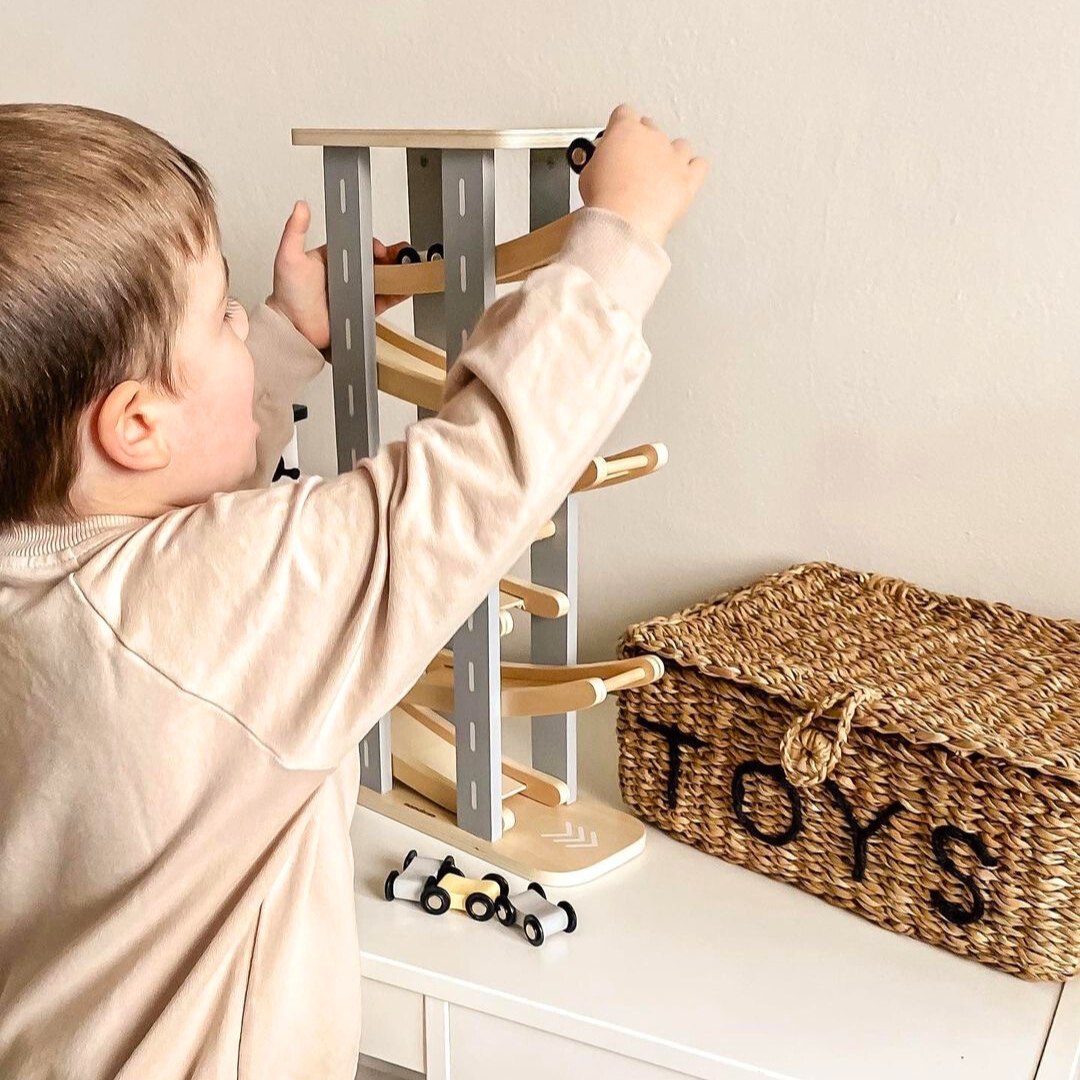 Fapálya - csúszda autóknak - 6 emelet