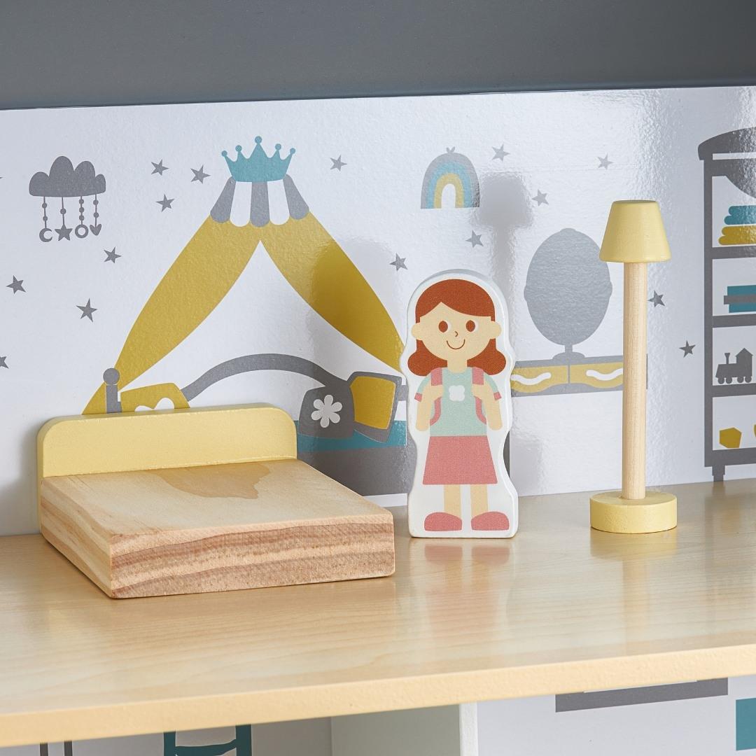 Fehér fából készült babaház terasszal és kiegészítőkkel