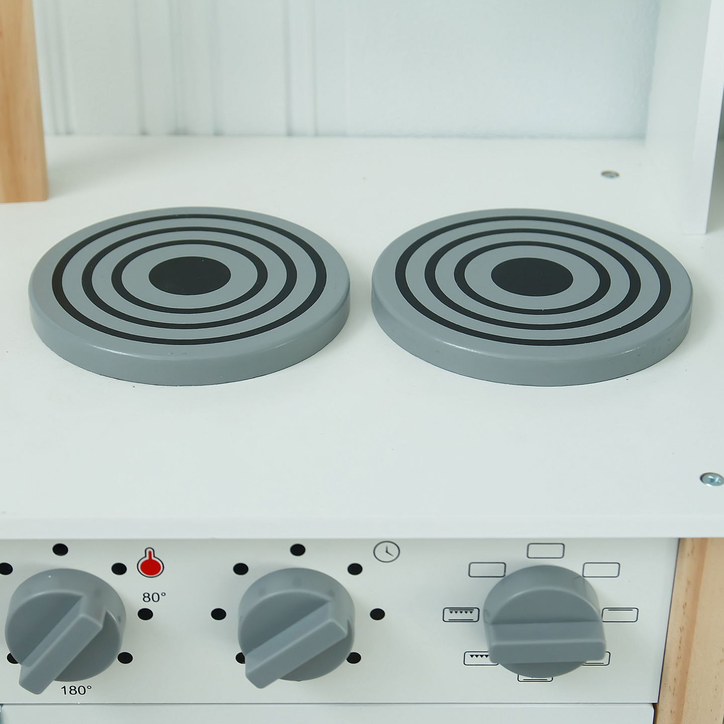 Fából készült gyermekkonyha mikrohullámú sütővel