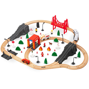 Favonat, akkumulátoros szerelvény - Tűzoltóság, vágányok, autók, hidak, sorompó