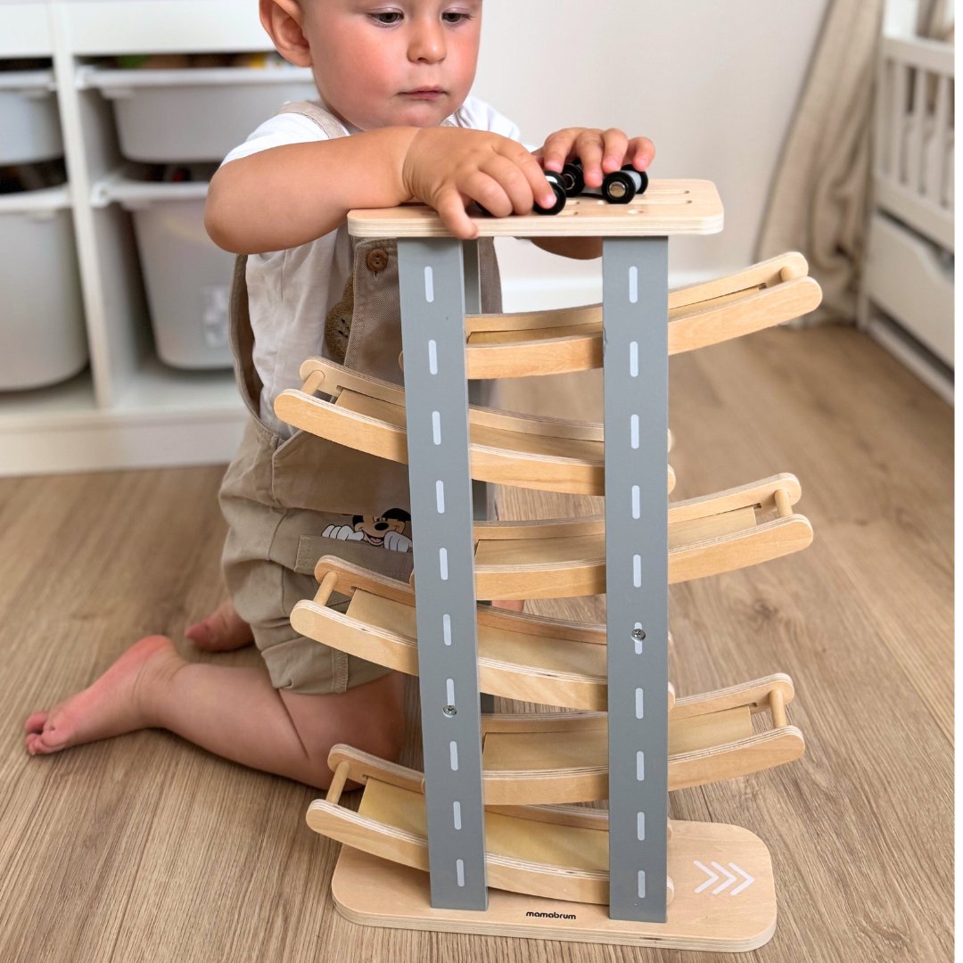 Fapálya - csúszda autóknak - 6 emelet