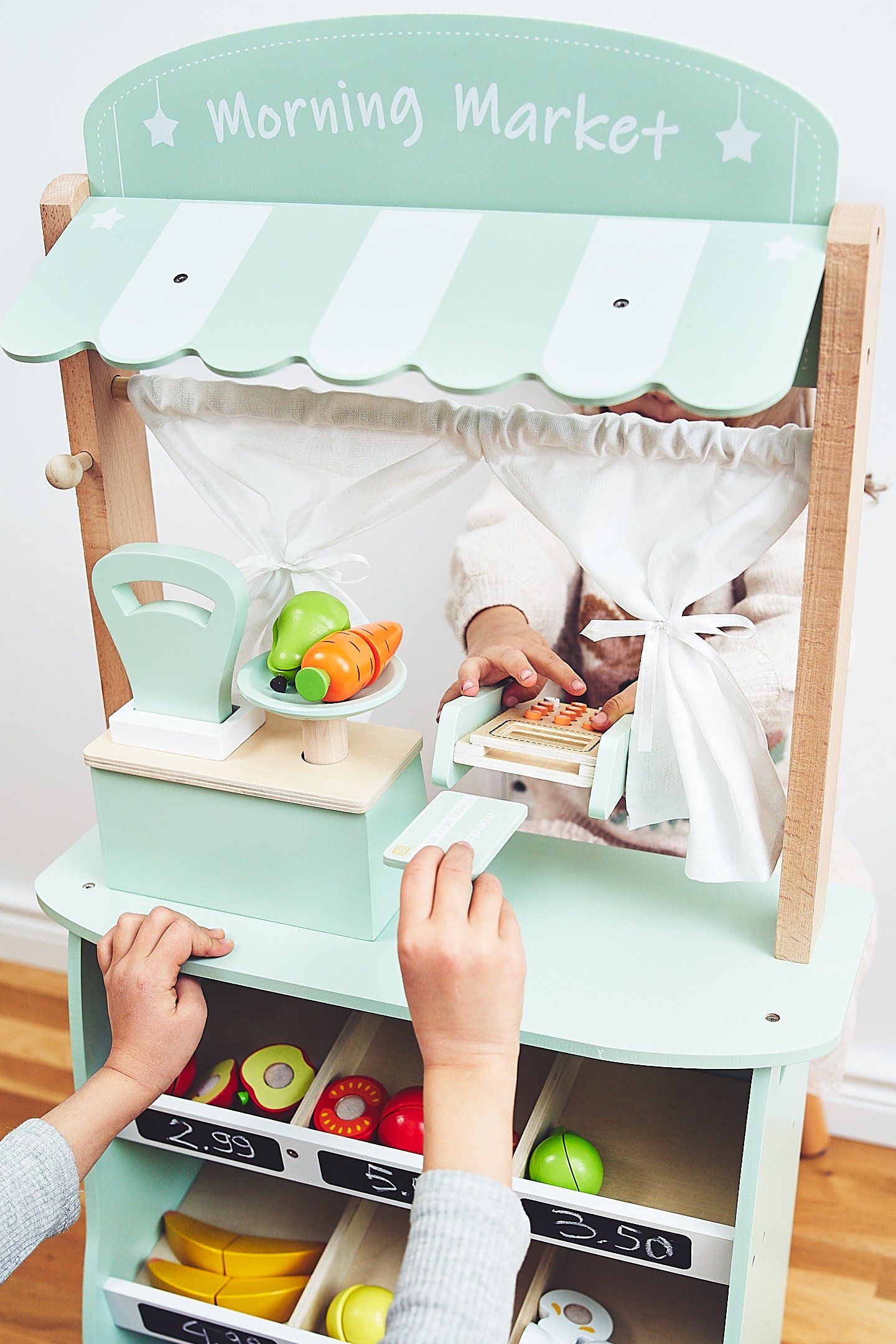 Nagy fa üzlet - bódé és színház 2 az 1-ben, mérleggel, fizetési terminállal, gyümölcsökkel és zöldségekkel