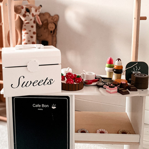 Fából készült cukorkadoboz, édességbolt