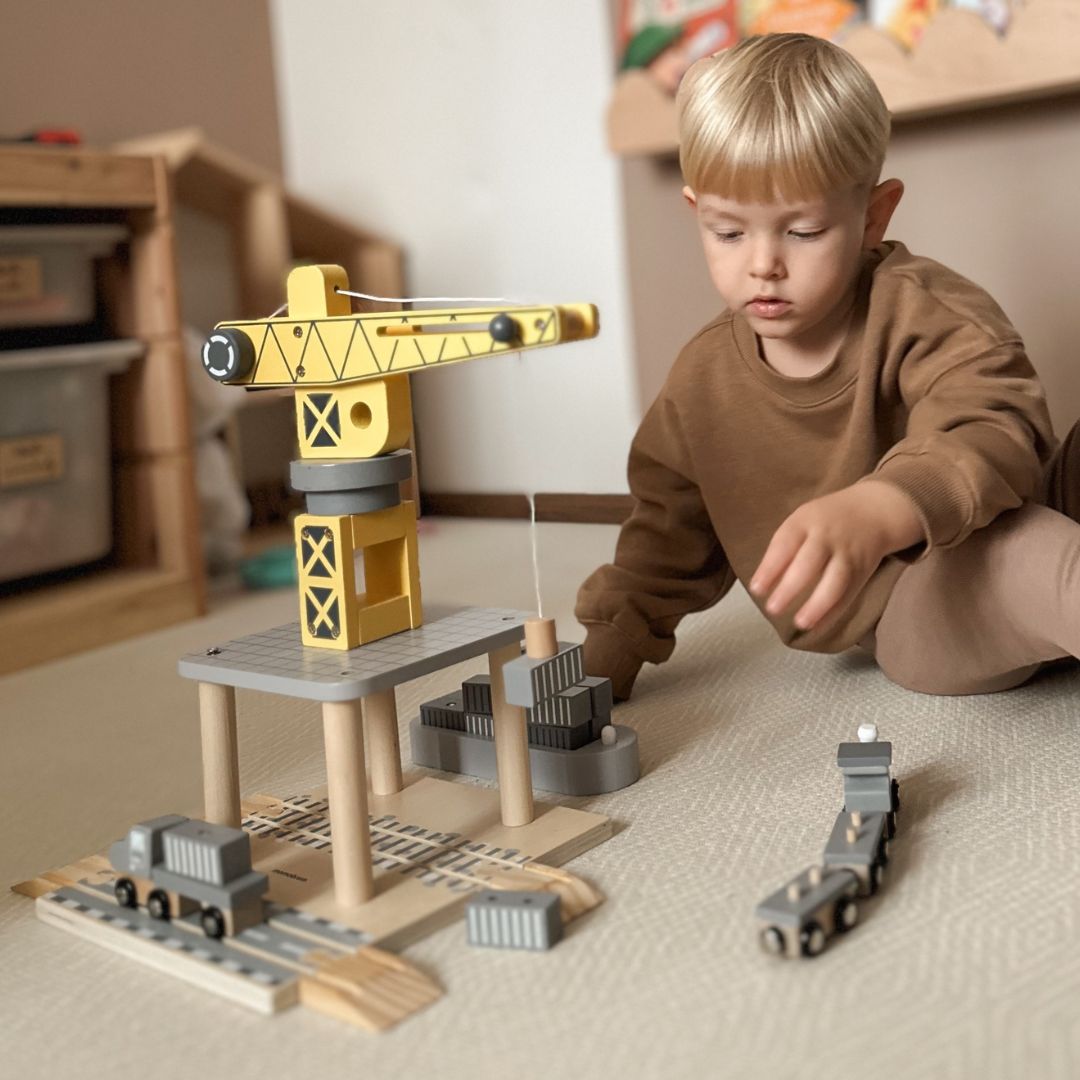 Mobil kikötői daru mágneses csörlővel és tartozékokkal - fából készült készlet