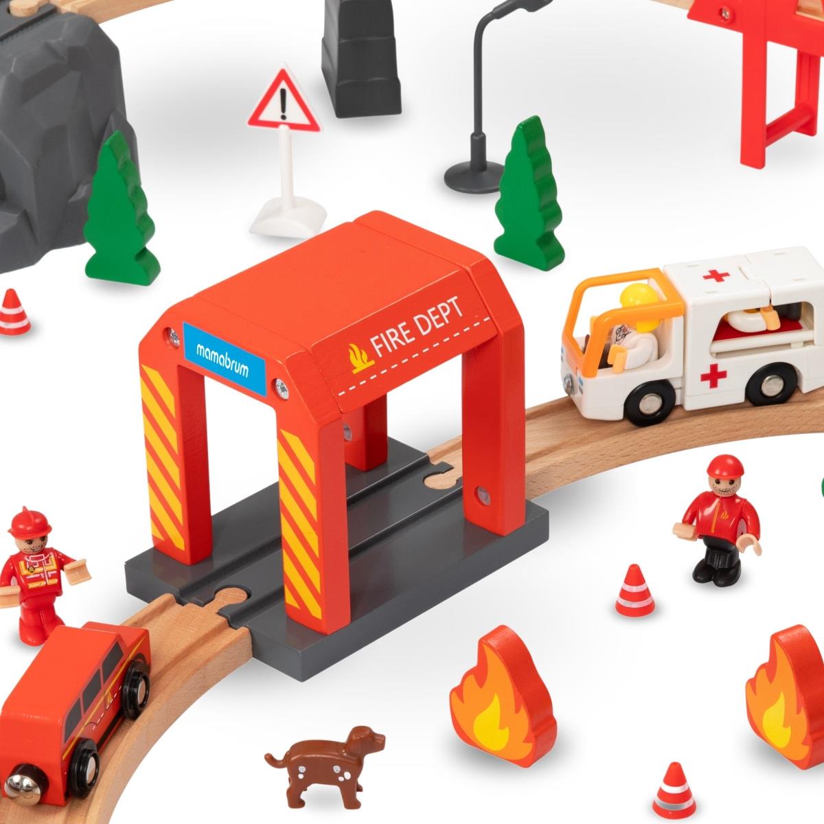 Favonat, akkumulátoros szerelvény - Tűzoltóság, vágányok, autók, hidak, sorompó