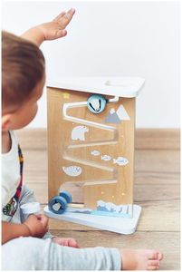 Fából készült kétoldalas érzékszervi manipulációs tábla