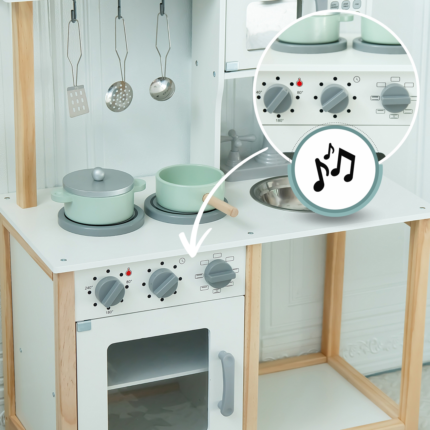 Fából készült gyermekkonyha mikrohullámú sütővel