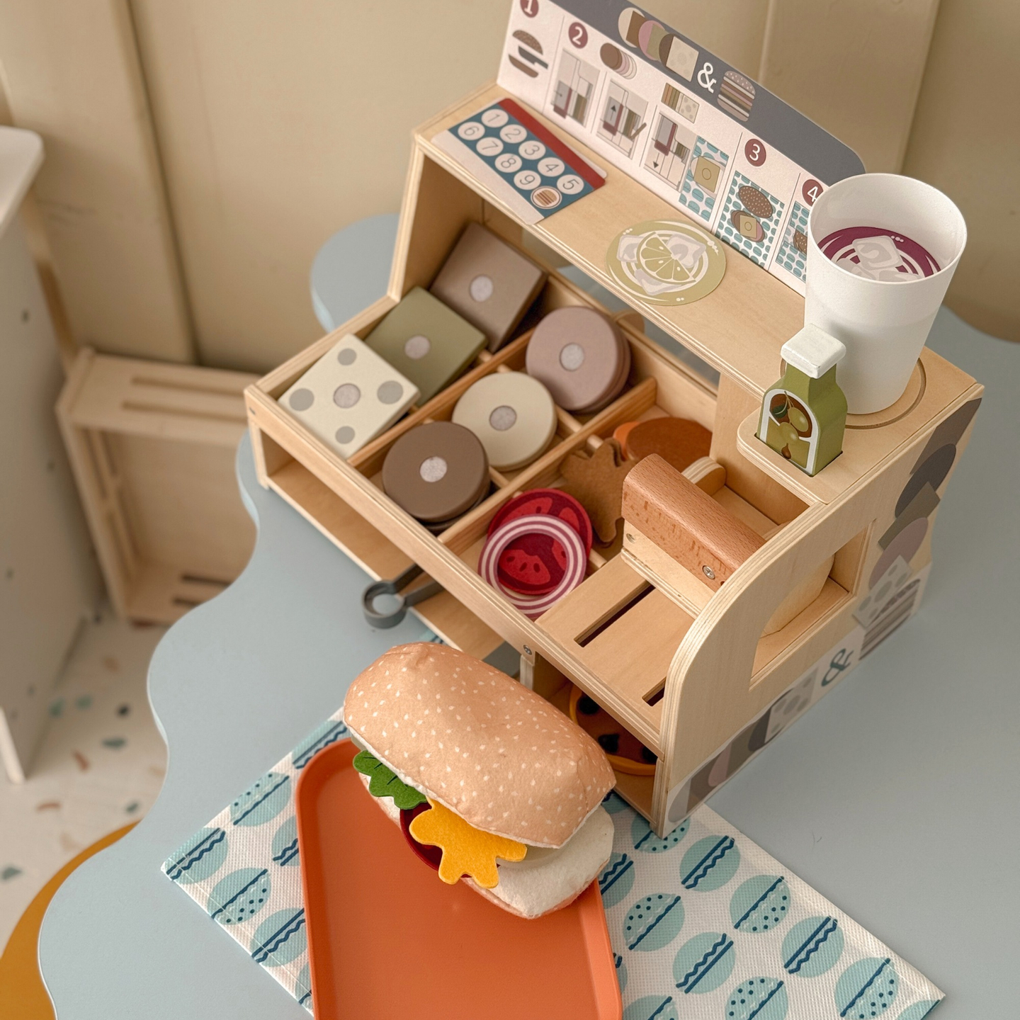 Fából készült szendvicsbár - étterem