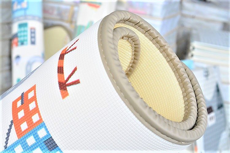 Kétoldalas habszőnyeg XXL - tekercs 2 CM (utak és erdő macival)