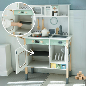 Interaktív konyha mosógéppel, mosogatógéppel és krétatáblával