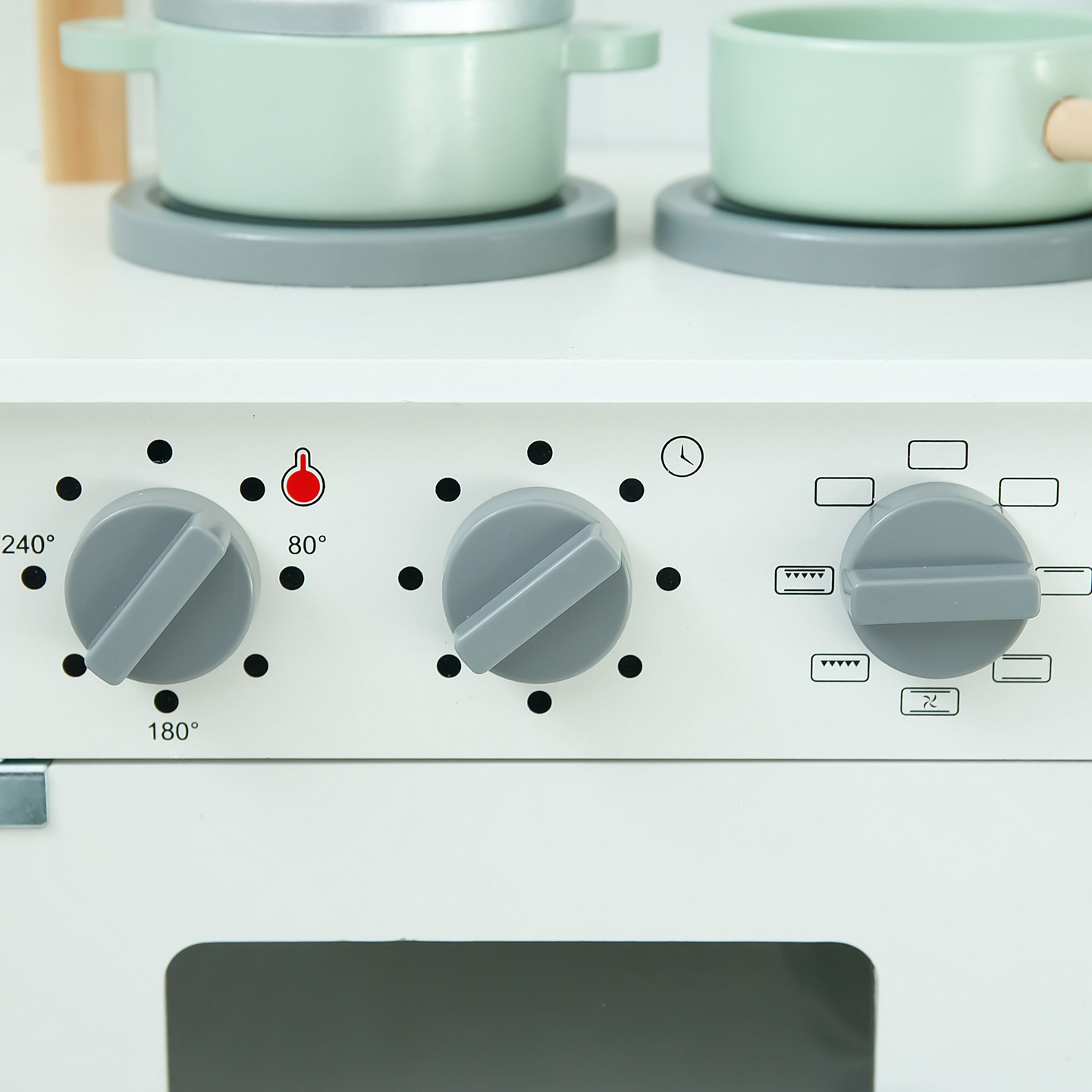 Fából készült gyermekkonyha mikrohullámú sütővel