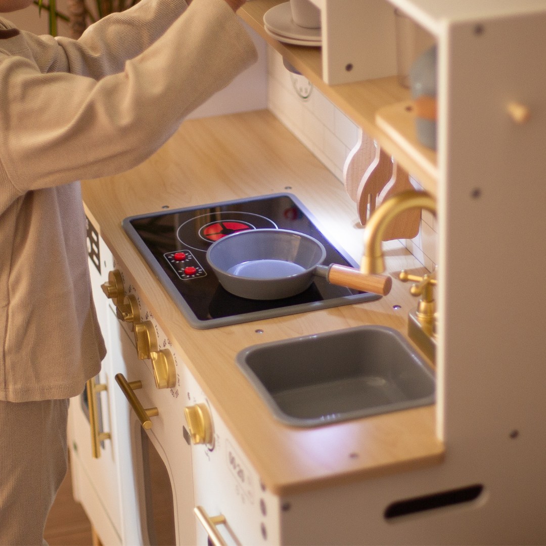 Interaktív XXL fa konyha kiegészítőkkel és LED világítással - kétszintes