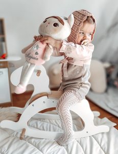 Fából készült hintaló - fehér - 12 hónapos kortól.