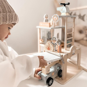 Fából készült tűzoltóállomás tartozékokkal, tűzoltóság