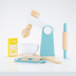 Fából készült keverőgép tartozékokkal