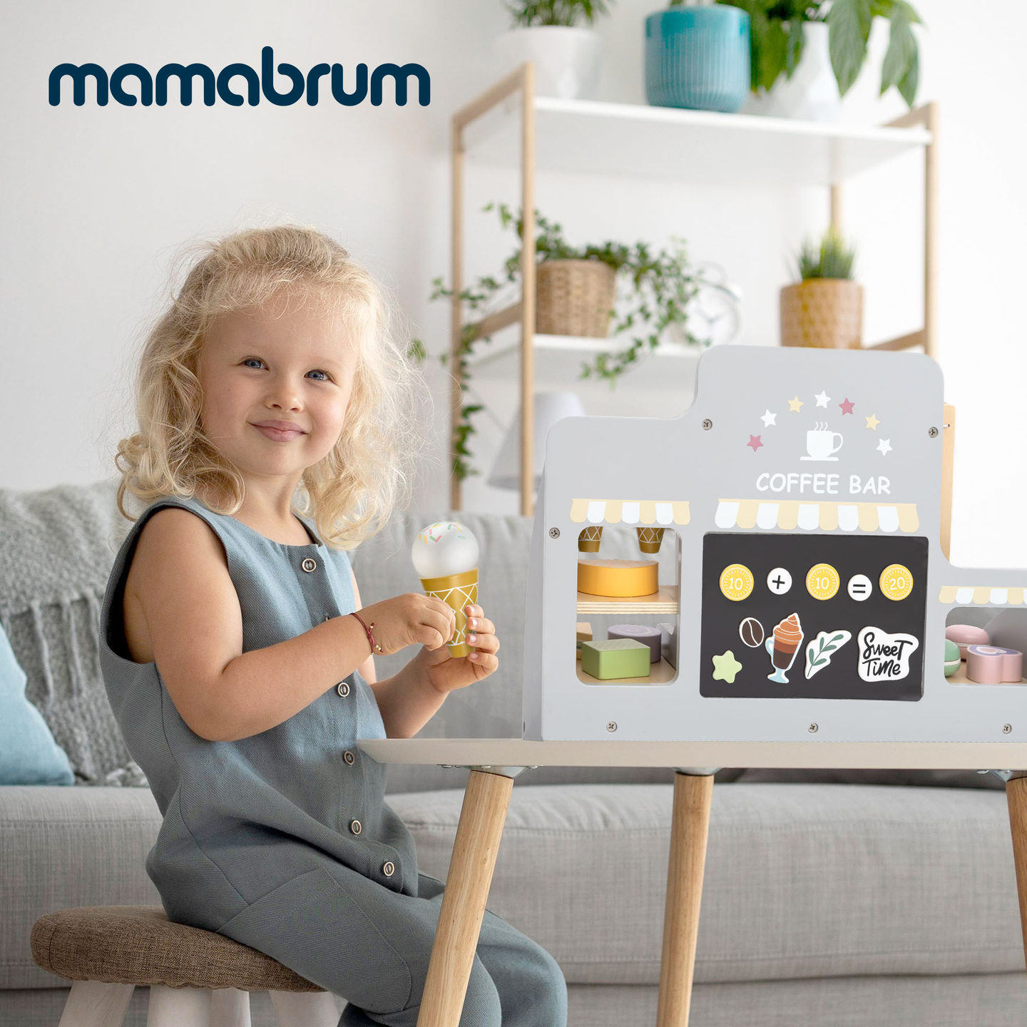 Nagyméretű, fából készült fagylaltozó mágneses táblával, kávéfőzővel, fagylalt- és desszertkészlettel - több mint 70 darab!