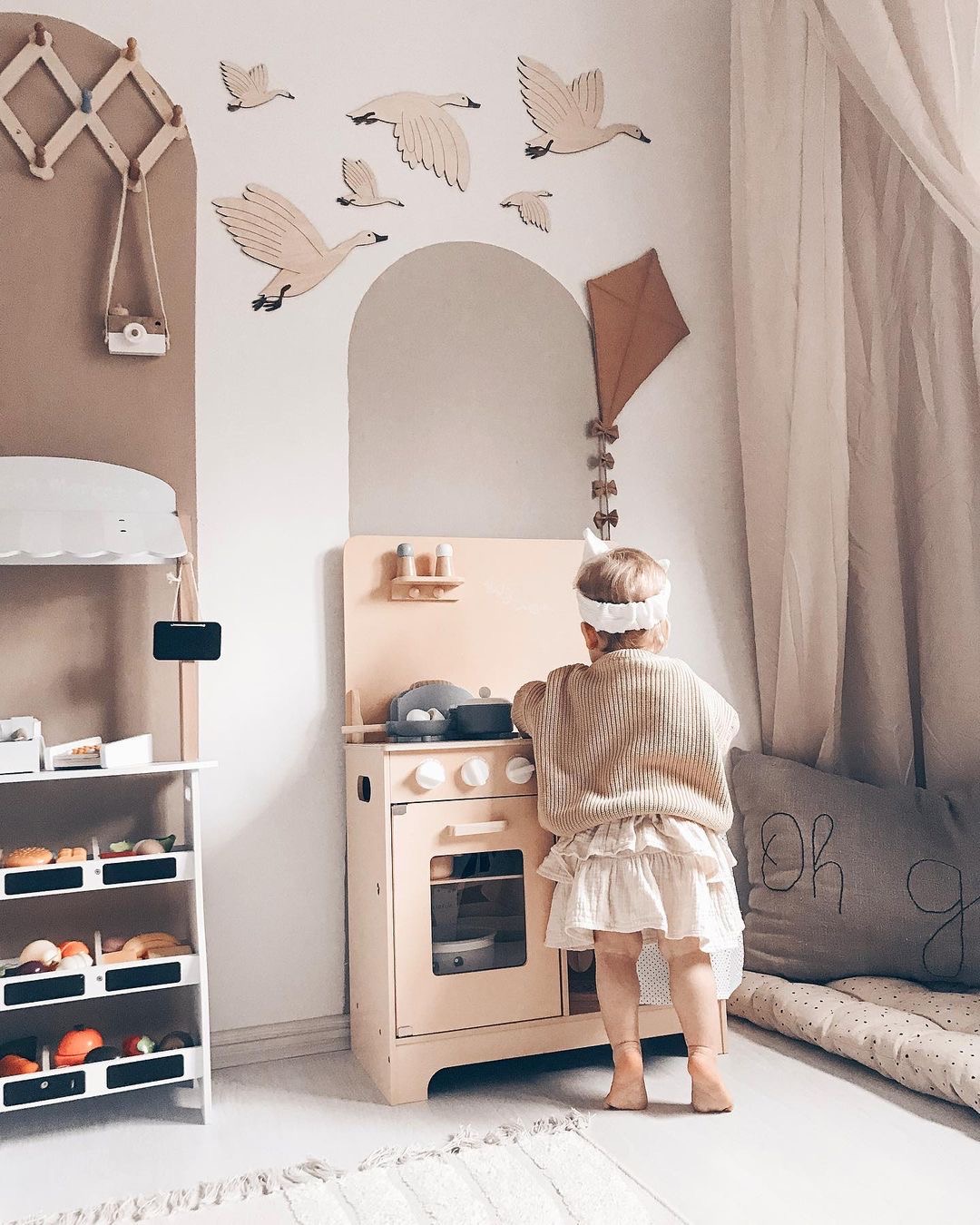 Fakonyha köténnyel, kiegészítőkkel és LED világítással