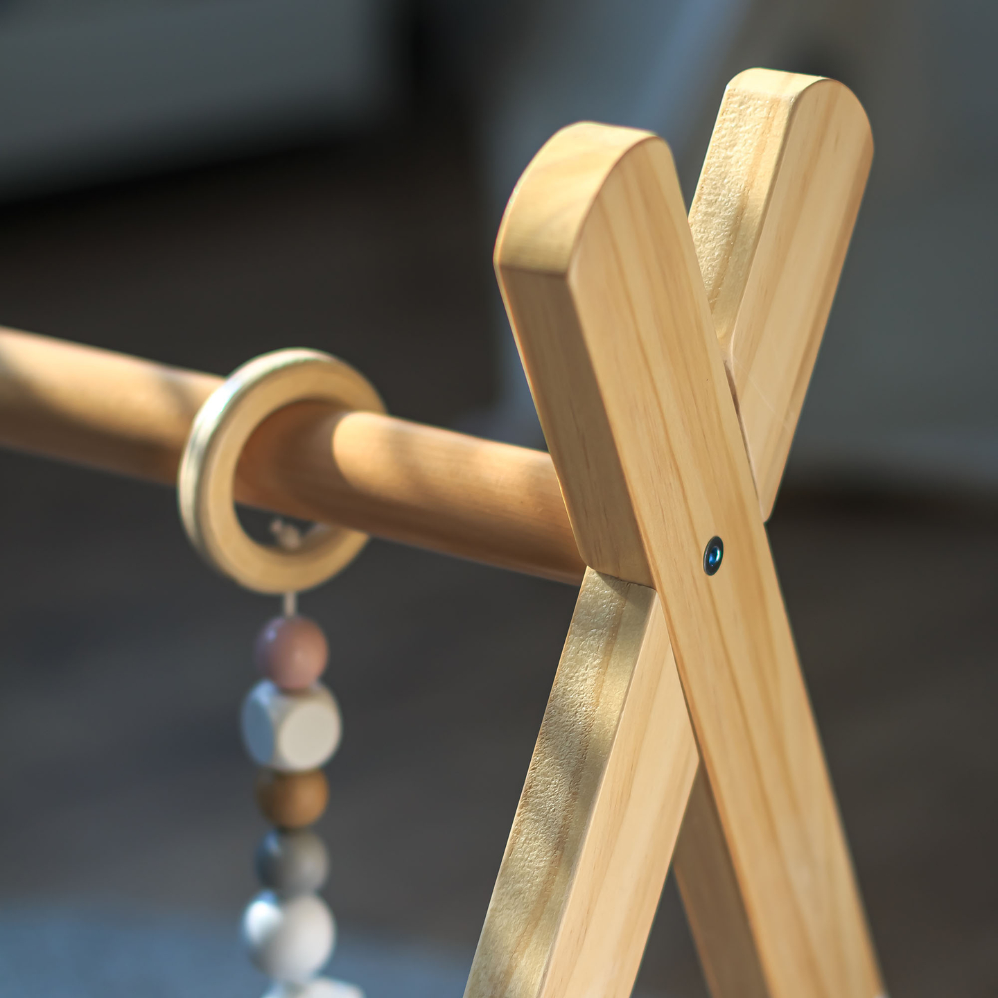 Baby Gym fa oktató állvány - fehér színben