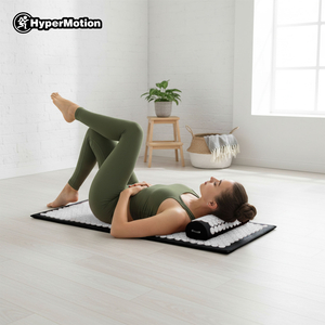Nagy akupresszúrás szőnyeg párnával és huzattal - 130 cm HyperMotion fekete-fehér