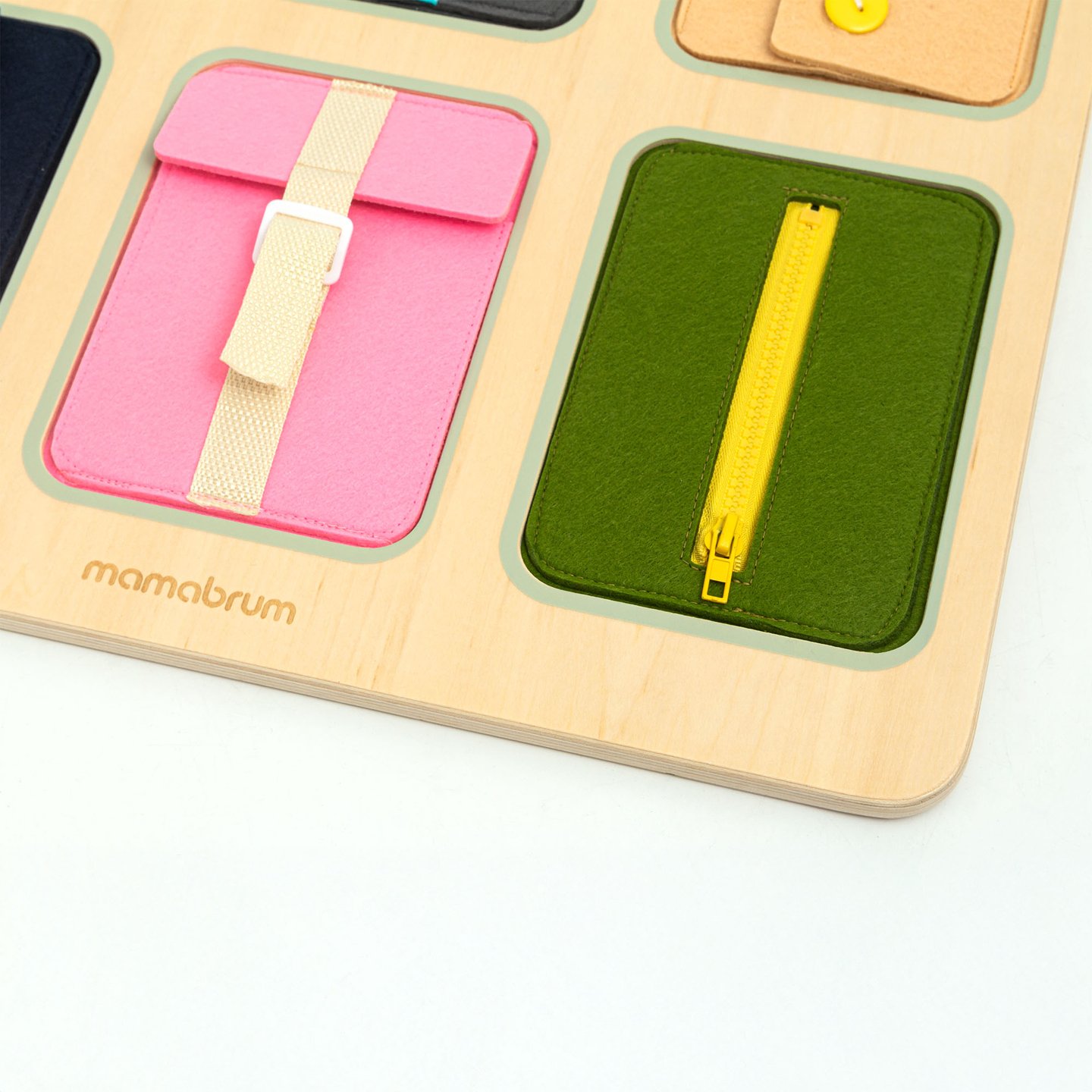 Montessori fa manipulatív tábla – Szenzoros önállóság tanulás - fűzők, csatok, gombok, patentkapcsok, cipzár