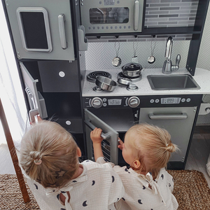 XXL fakonyha LED világítással, köténnyel és kiegészítőkkel