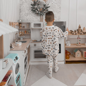 XXXL fából készült interaktív sarokkonyha hűtőszekrénnyel, mikrohullámú sütővel, sütővel, mosogatógéppel és tartozékokkal - fehér színben