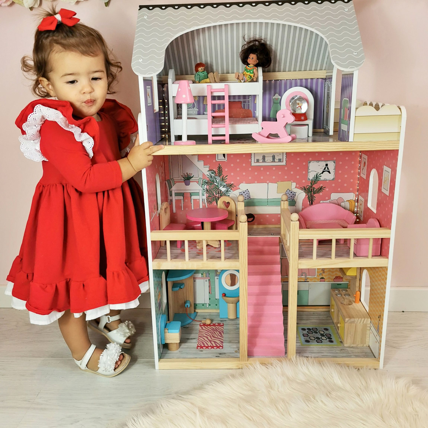 Nagyméretű, 3 szintes, fából készült babaház terasszal, bútorszettel és LED világítással!