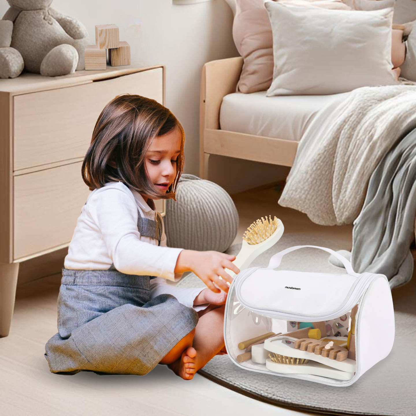 Sminkkészlet gyerekeknek - smink táska + fából készült kiegészítők, 15 db