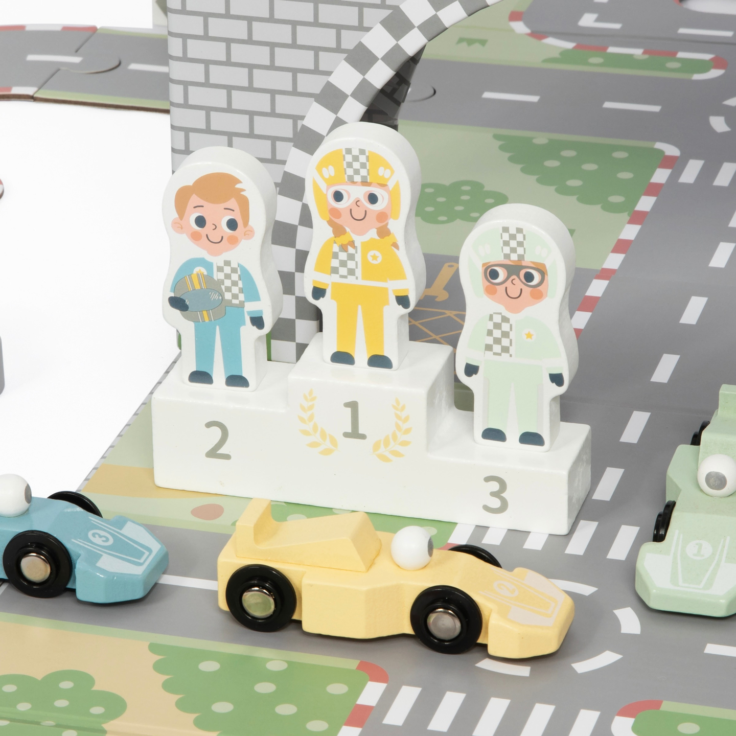 Mágneses bőrönd versenypályával, fából készült járművekkel és úti kiegészítőkkel