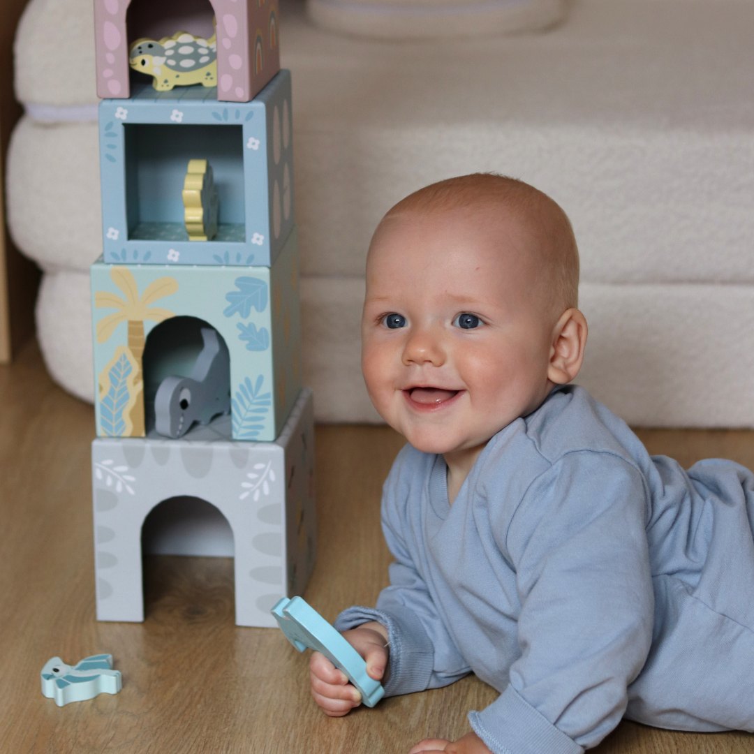 Torony szortírozó figurákkal Dinoszauruszok