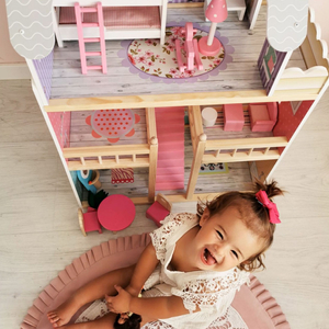 Nagyméretű, 3 szintes, fából készült babaház terasszal, bútorszettel és LED világítással!